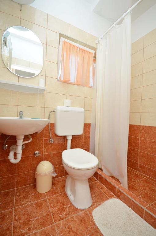 Apartments And Room Zinka Vodice Eksteriør billede